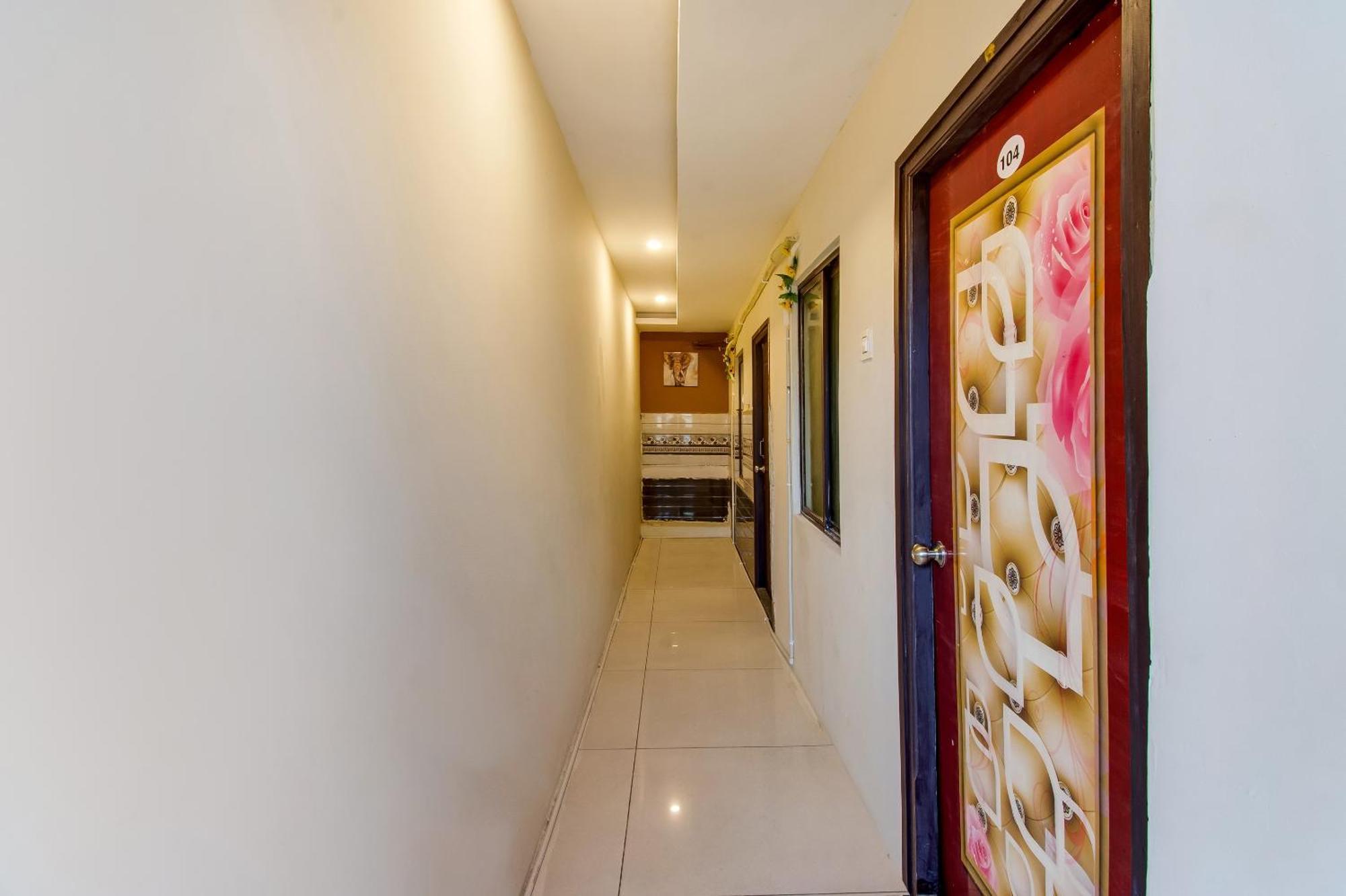 Oyo Akshaya Nest Hotel Vijayawāda Exterior foto