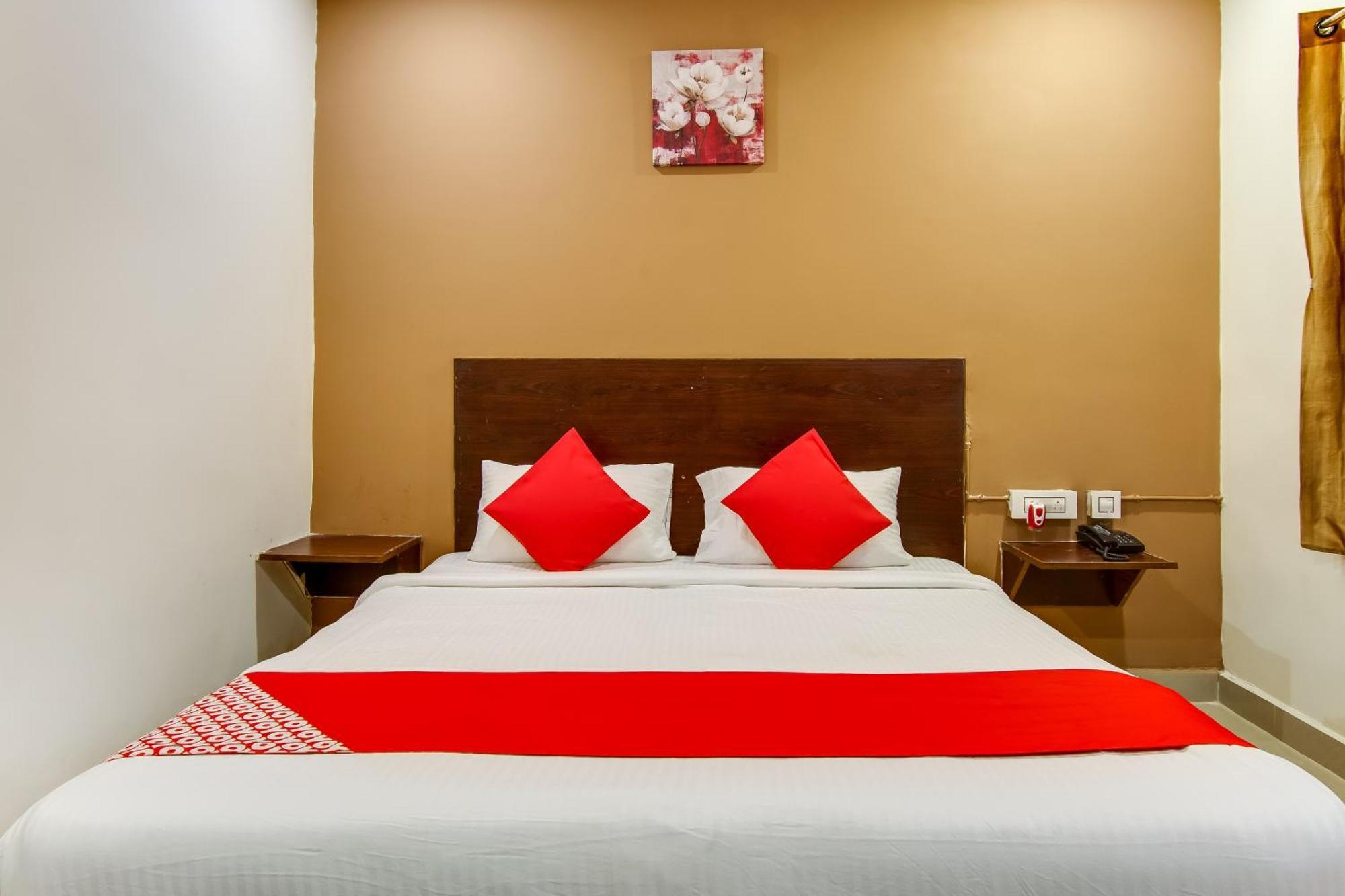 Oyo Akshaya Nest Hotel Vijayawāda Exterior foto