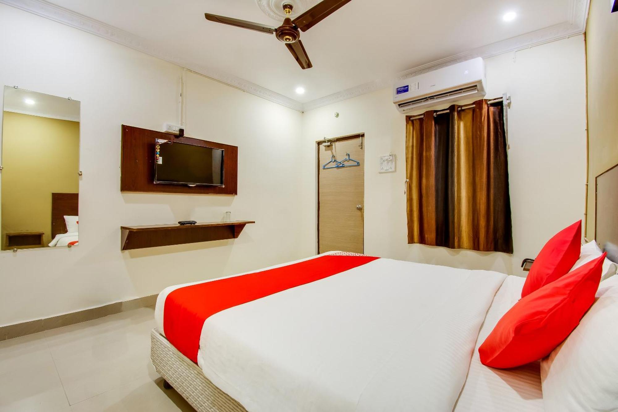 Oyo Akshaya Nest Hotel Vijayawāda Exterior foto