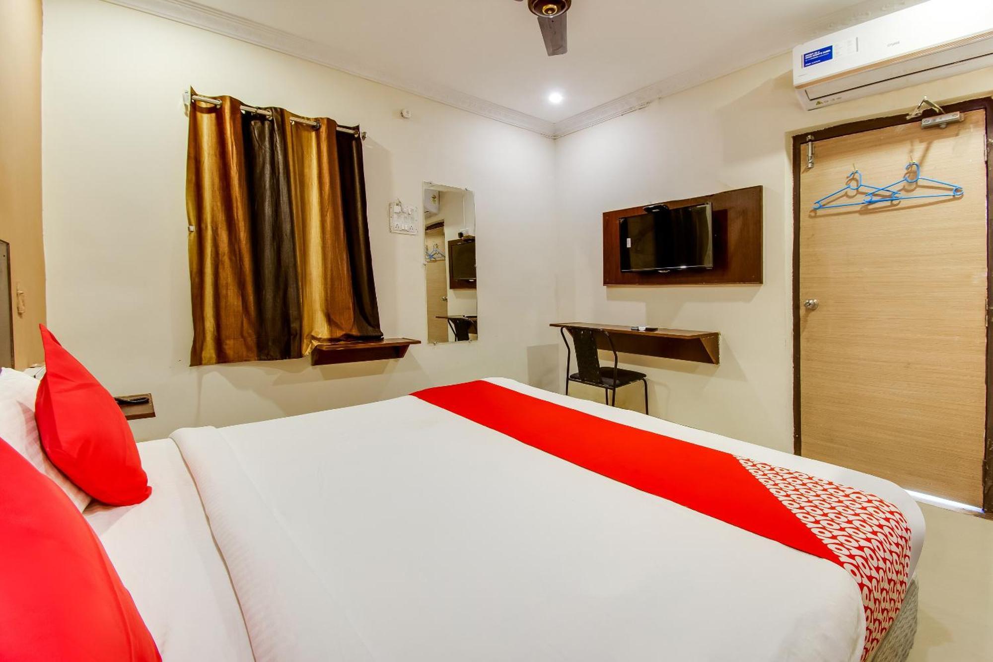 Oyo Akshaya Nest Hotel Vijayawāda Exterior foto